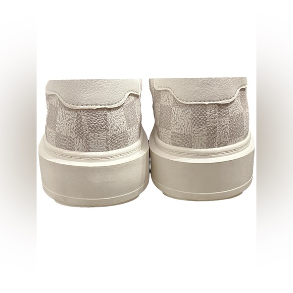 Steve Madden NWOB Charlie Treaded Lace-Up, monogram Sneakers! Size wom 9M - Picture 5 of 9